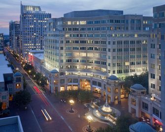 Hyatt Regency Reston - Reston - Building