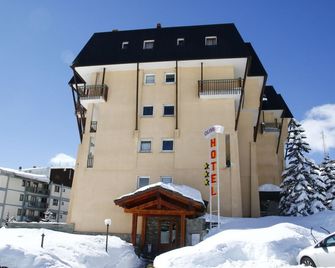 Hotel Olimpic - Sestriere - Toà nhà