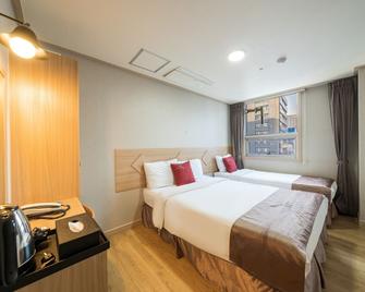 The Stay Hotel Myeongdong - Seoul - Bedroom