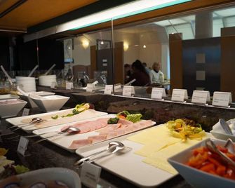 Grand Hostel Berlin Urban - Berlino - Buffet