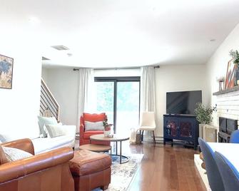 Modern Woodstock/Loon Mountain Townhouse With Deck - Woodstock