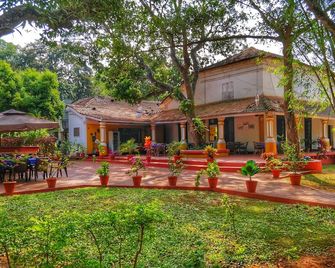 Granpa's Inn Hotel Bougainvillea - Anjuna - Βεράντα