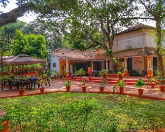 Granpa's Inn Hotel Bougainvillea - Anjuna - Patio