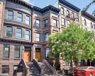 Duplex Apartment With Old World Charm - نيويورك - مبنى