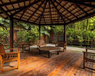 OYO Pousada E Hotel Putini - Sao Roque - Патіо