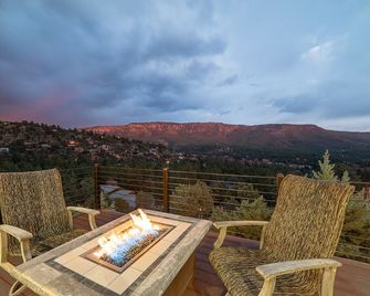 Views! Custom Modern Mountain Home With Breathtaking Views! - Pine - Balcón