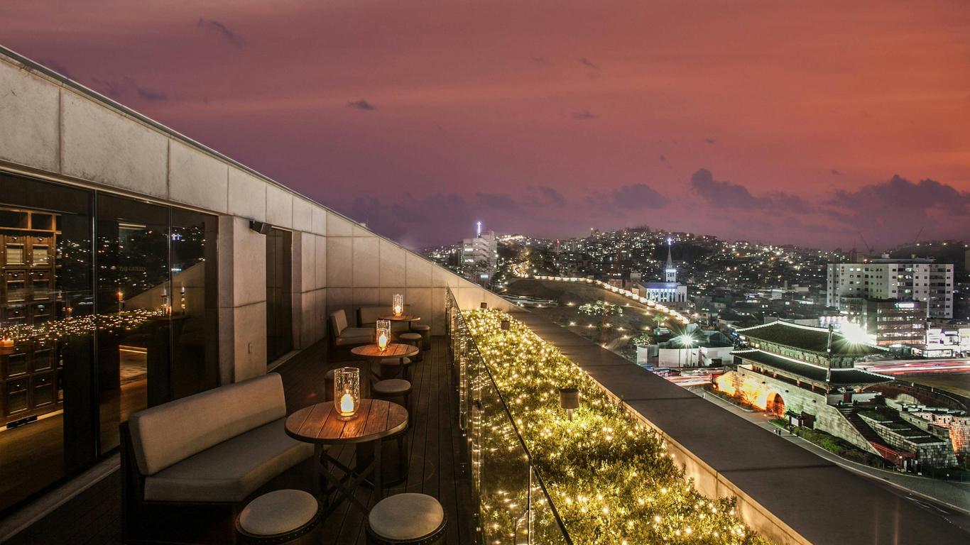 جيه دبليو ماريوت دونغ ديمون سكوير سيول