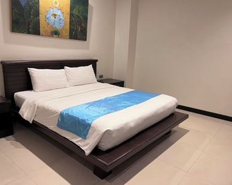 Lub Sbuy Hostel - Phuket