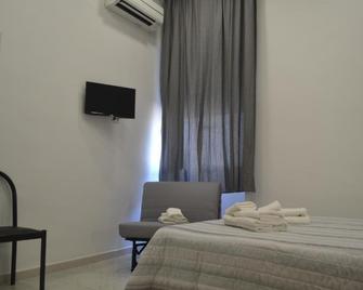 Antos 013 - Naples