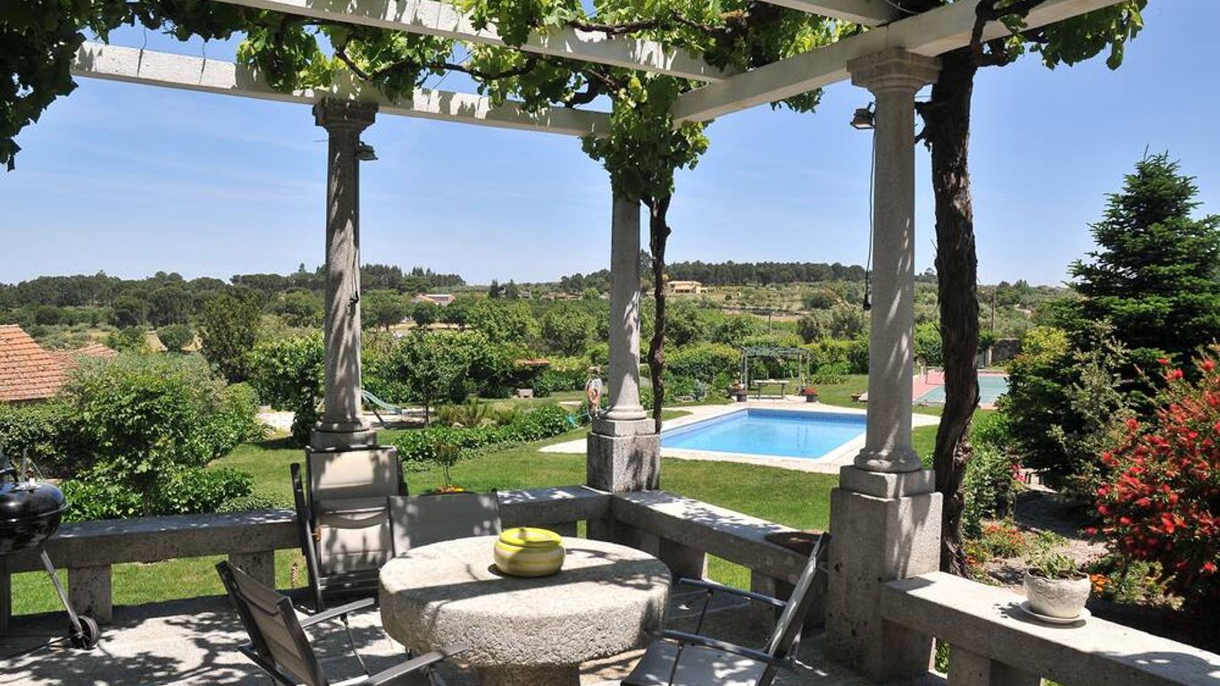 كاسا دي سانتا آنا دا بيرا - بي آند بي