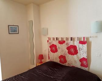 Des Poetes - Béziers - Bedroom