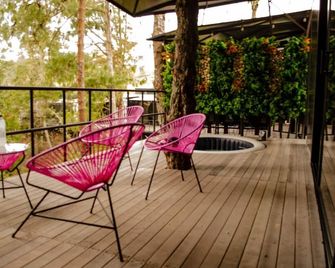 Mumu by Bernalo Hotels - Guatapé - Patio