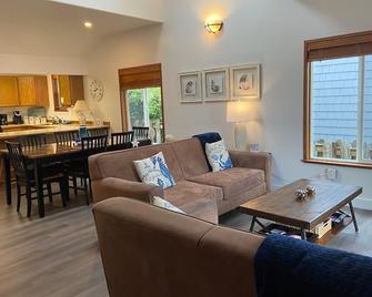 Steps From Town and Beach! New Low Winter Rates! 6 Night Minimum June thru Aug. - Cannon Beach - Living room