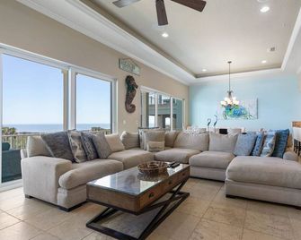 Tiki Tides Oceanfront Beach House 7br, Elevator, Private Pool & Boardwalk Pcbv - Palm Coast