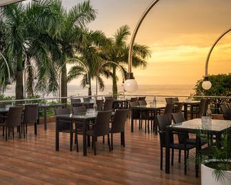 Westbay Resort & Spa - Ganpati Pule - Restaurante