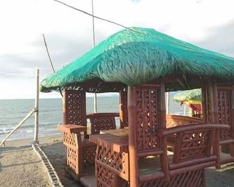 Lbmfi Beach Resort - San Fabian - Patio