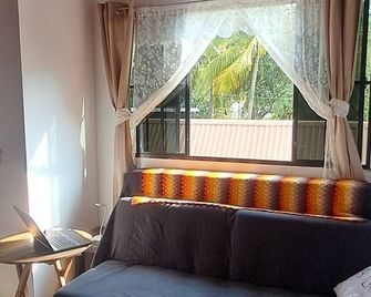 Beachside Rooftop Terrace Apartment-a/c, Wifi, BBQ - La Libertad - Living room