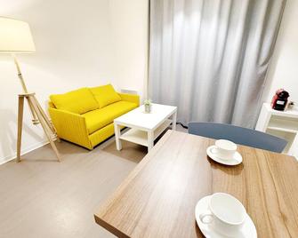 228 - T2 in residence with gym - Perpignan - Living room