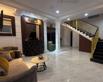 Aloe Transit Hotel - Katunayake - Лоббі