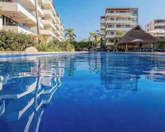 2BR Condo with Private Terrace - Near to the Beach - Nuevo Vallarta - Alberca
