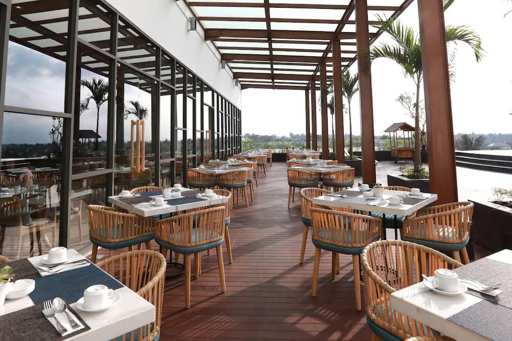 إيليرا هوتل بانيوانجي