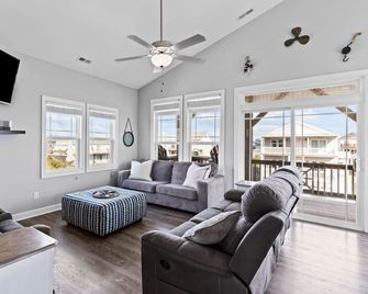 Your Oasis with Views, Decks, & Beach Access! - North Topsail Beach - Living room