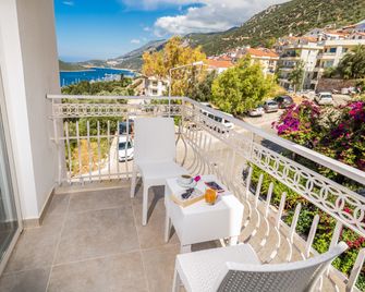 Kas Artemis Hotel - Kaş - Balcón