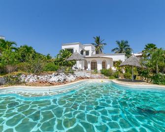Pearls And Corals Resort - Malindi - Piscina