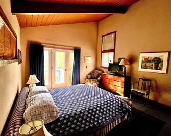 Zen atmosphere with treetop vistas. - Carmel Valley - Habitación