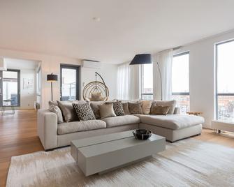 Bizstay Harbour Scheveningen Apartments - The Hague - Living room