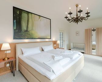 'Kaminzimmer', vacation apartment in the manor house, WLAN free, 72sqm, 2-(4) pers. - Fehmarn - Sovrum