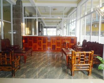 Malany Hotel - Vang Vieng - Resepsjon