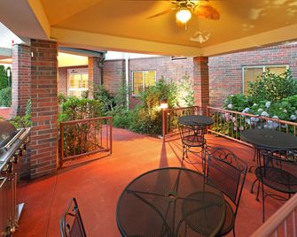 Candlewood Suites West Little Rock By IHG - ליטל רוק - מרפסת