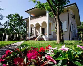 La Coralia - Cinquale - Edificio