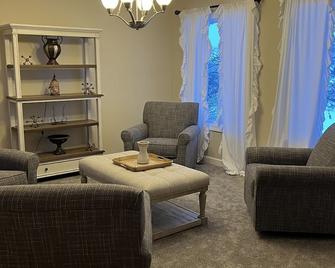 Family Luxury Resort Home (Sking/Golf) Treetops, Otsego, Shanty, Boyne - Gaylord - Wohnzimmer