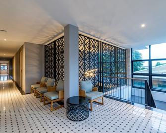 The Lake Chalong Hotel (Sha Plus+) - Chalong - Balcón