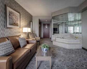 Monte Carlo Inn Toronto - Markham - Markham - Living room