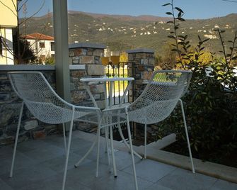 Chroma Pelion Villas - Kato Gatzea - Balcón
