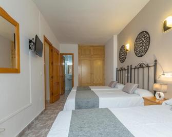 Hostal Dinanamarca - San Antonio de Portmany - Habitación