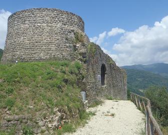 Stone Rustico with Jacuzzi, Infrared Sauna Escluiva - Boveglio - Edificio