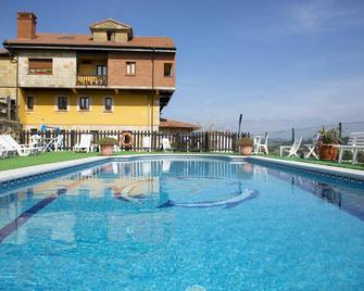 Apartamentos La Gloria - Queveda - Piscina