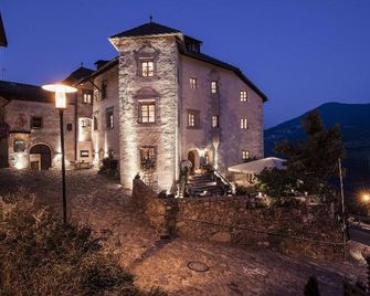 Hotel Ansitz Steinbock - Villandro/Villanders - Building