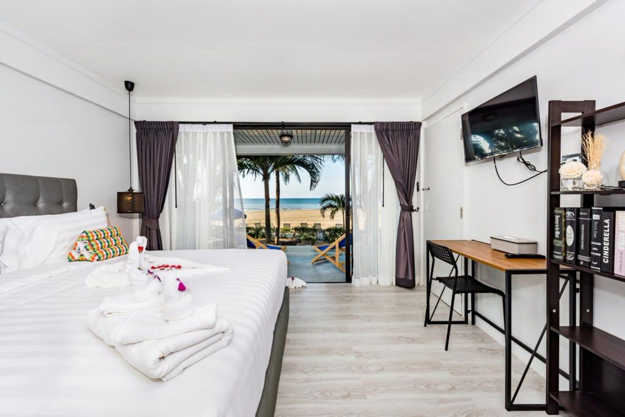 Thai Kamala Beach Front - Kamala