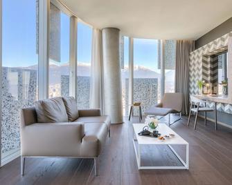 ماريتيم هوتل بلازا تيرانا - تيرانا - غرفة معيشة