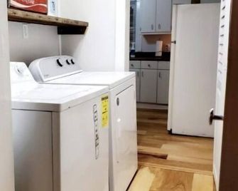Renovated Cottage In Historic Jamestown Nc - Jamestown - Lavandería