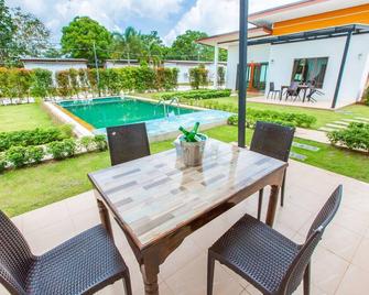 Ozone Resort & Pool Villa - Phatthalung - Pool
