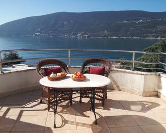 Apartments Villa Kukoljac - Herceg Novi - Balkon