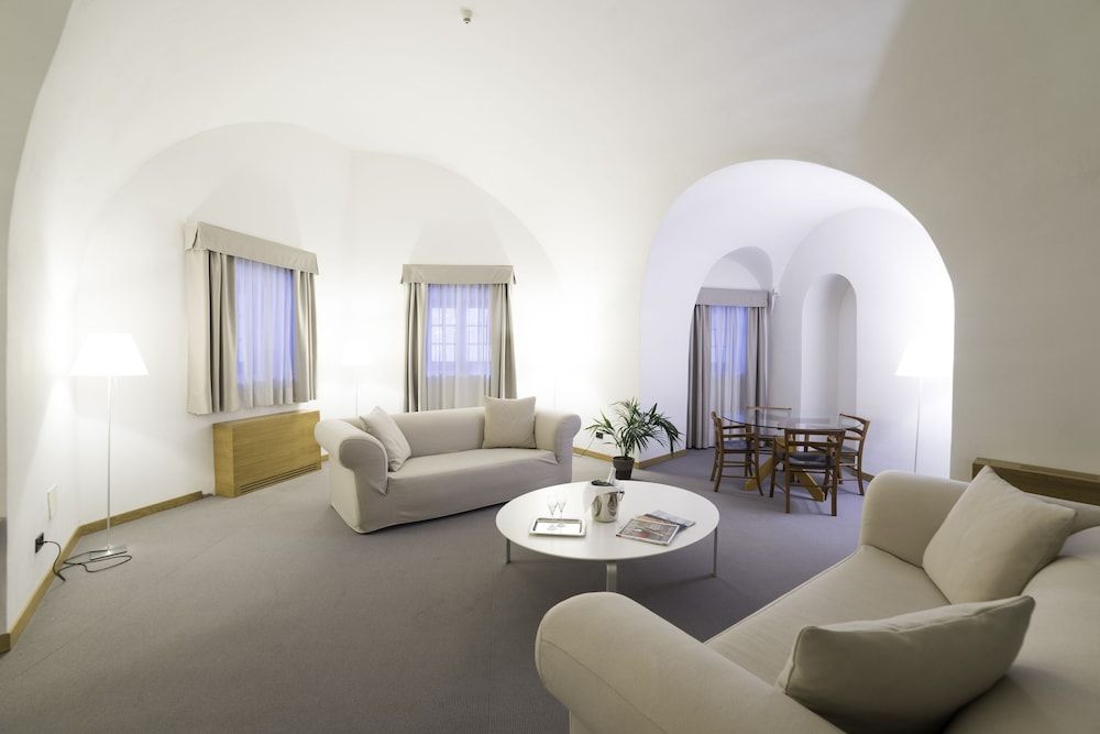 Hotel Cavour Et Des Officiers - Bard - Wohnzimmer