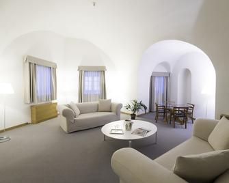 Hotel Cavour Et Des Officiers - Bard - Living room