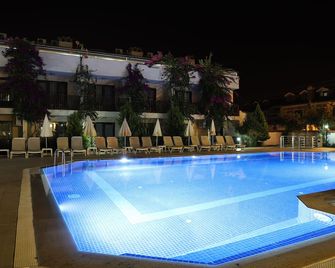 Hotel Binlik - Dalyan (Mugla) - Bazén